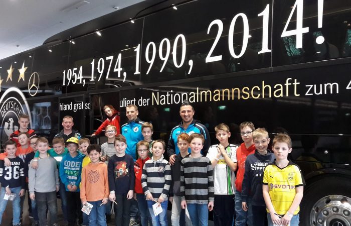 E-Jugend besucht Fußball-Museum