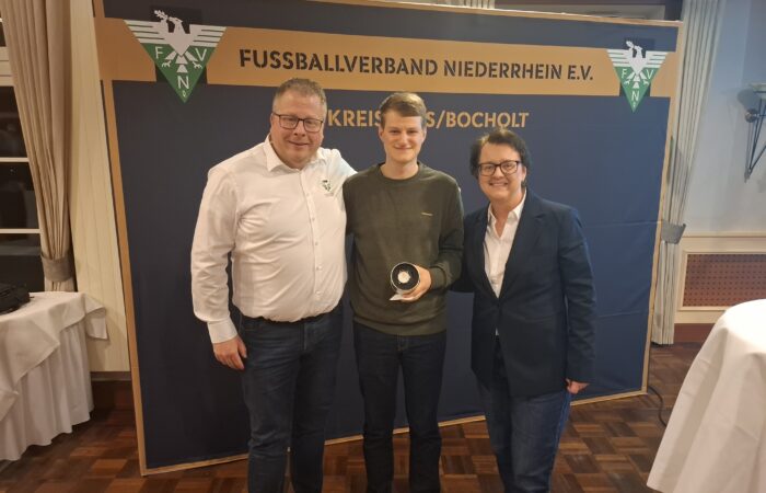 Christian Neek als DFB-Fußballheld ausgezeichnet